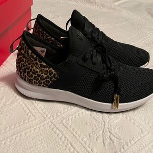 New Balance Leopard Lifestyle Shoes